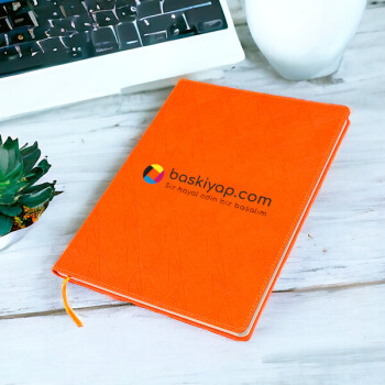 Geometrik Desenli Turuncu Defter 19,5X25 Cm