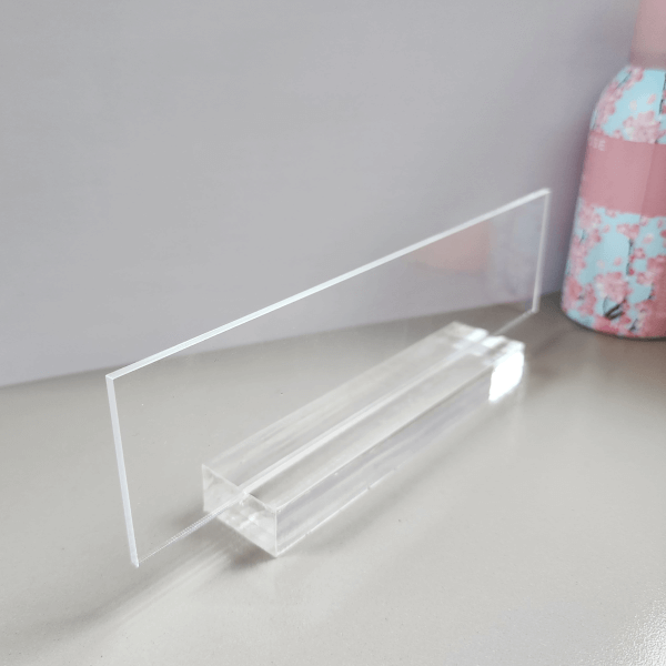 Kişiye Özel Şeffaf Altlıklı Akrilik Masa Üstü İsimlik