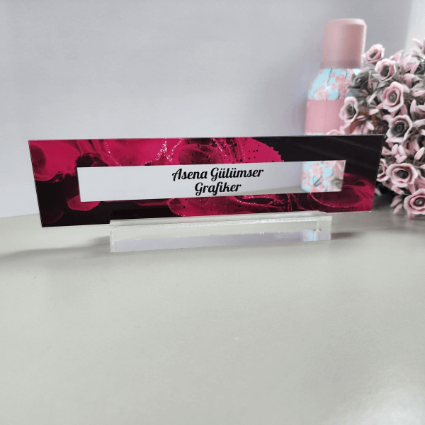 Kişiye Özel Şeffaf Altlıklı Akrilik Masa Üstü İsimlik