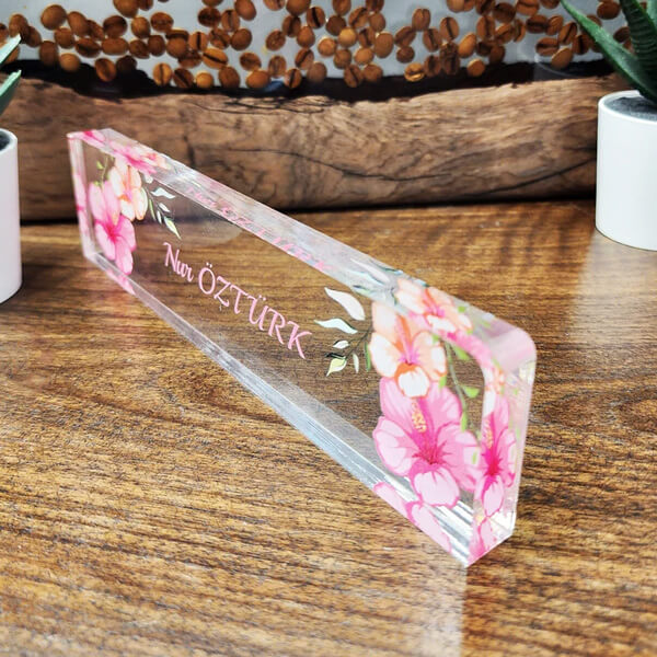 Kişiye Özel Akrilik Masa Üstü İsimlik görsel