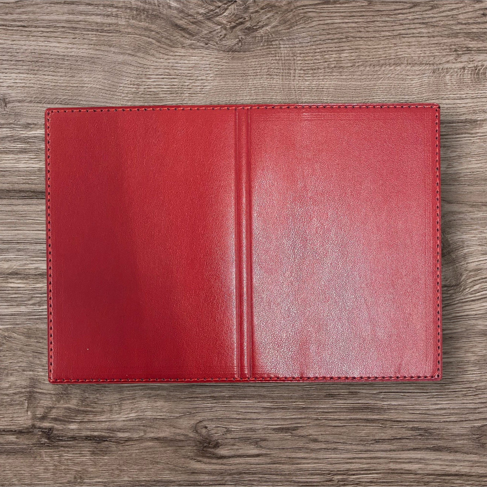 Kişiye Özel Termo Deri Kırmızı Pasaport Kılıfı görsel