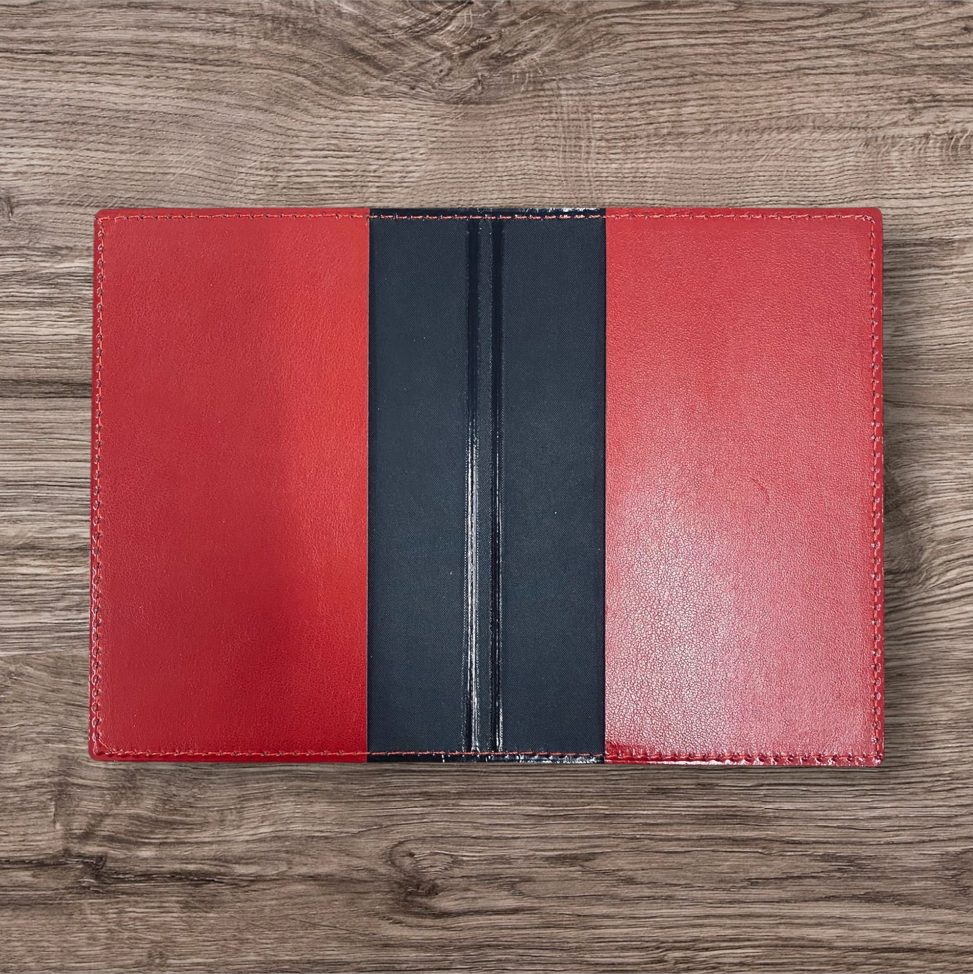 Kişiye Özel Termo Deri Kırmızı Pasaport Kılıfı görsel