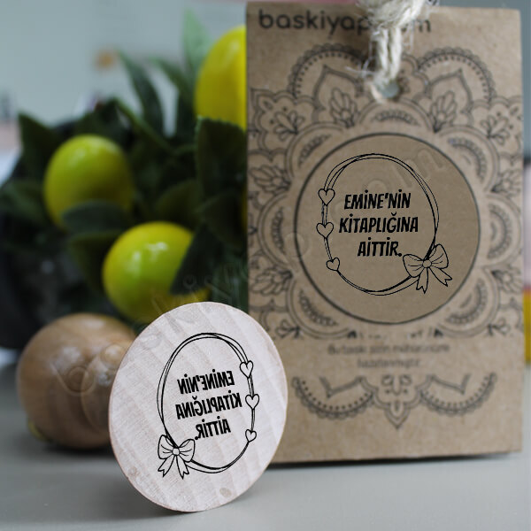 Kurdeleli Ahşap Saplı Kütüphane Kaşesi online tasarla