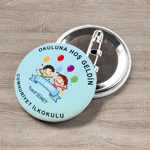 Okula Hoş Geldin Erkek Öğrenci Rozeti online tasarla