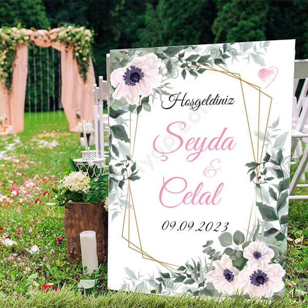 Pembe Çiçek Detaylı Ayaklı Pano online tasarla