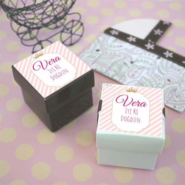 Pembe Taçlı Etiket online tasarla