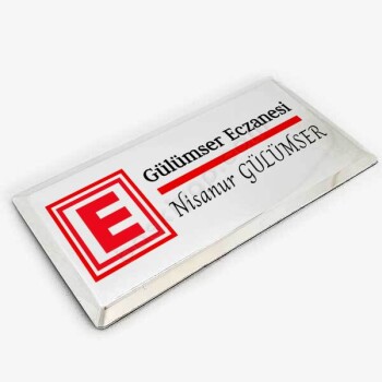 Eczane Tasarımlı Personel Yaka İsimliği online tasarla