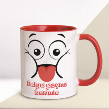 Komik Yüz Tasarımlı Kırmızı Kupa online tasarla