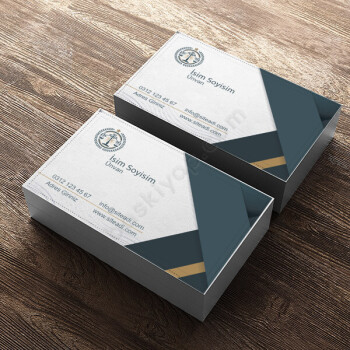 Koyu Renkli Kurumsal Hukuk Firması Kartviziti online tasarla