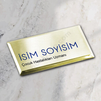 Tasarımlı Doktor Yaka İsimliği online tasarla