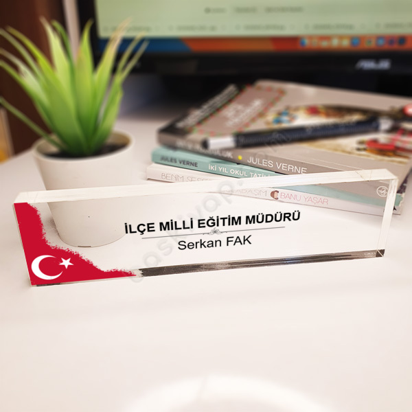 Türk Bayrağı Tasarımlı Akrilik Masa İsimliği online tasarla